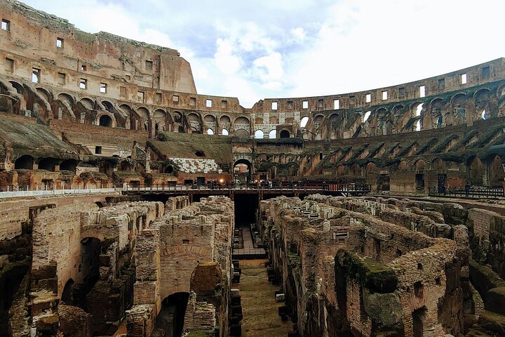 Rome: Colosseum Guided Tour with Roman Forum and Palatine Hill
