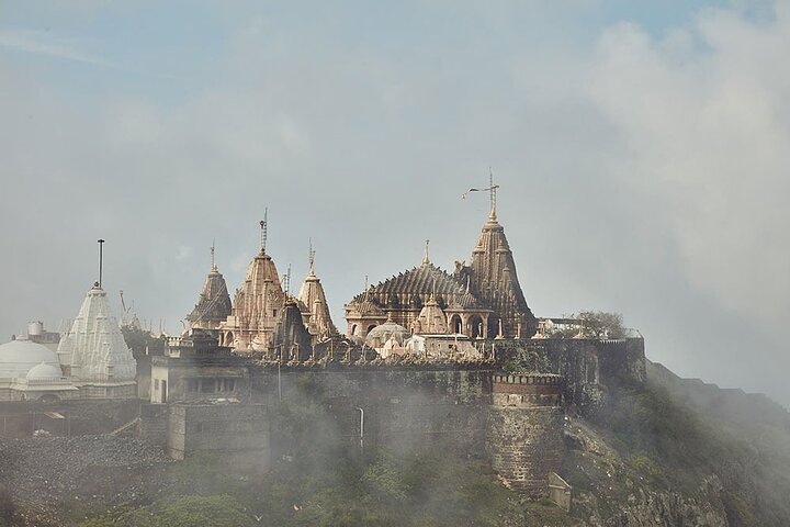 Divine Hills and Temples: Palitana Jain Temple Trekking Tour