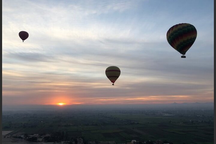 Luxury Sunrise Balloon Ride in Luxor with Hotel Pickup