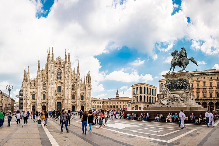 Luxury Private day Transfer from Malpensa Airport to Milan center