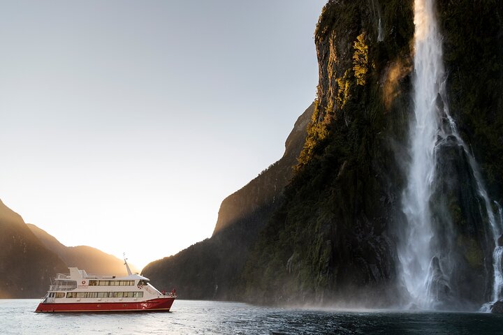 Milford Sound Nature Cruise with Southern Discoveries