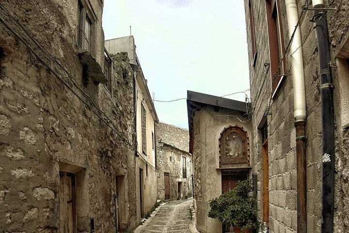Guided Tour from Agrigento: Unknown Sicily in the Sicani Mountains