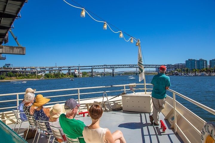 Happy Hour Sightseeing Cruise