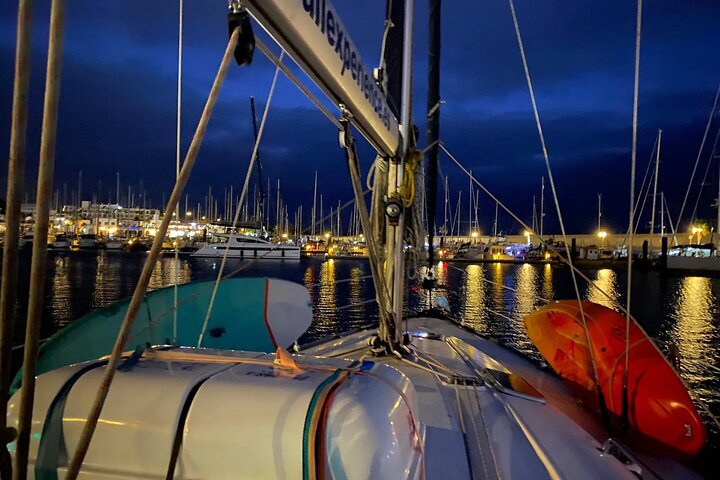 4h - Extended Private Sailing Tour around the Lobos Island