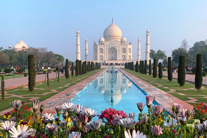 Same Day Taj Mahal Tour by Flight from Mumbai, Pune or Chennai