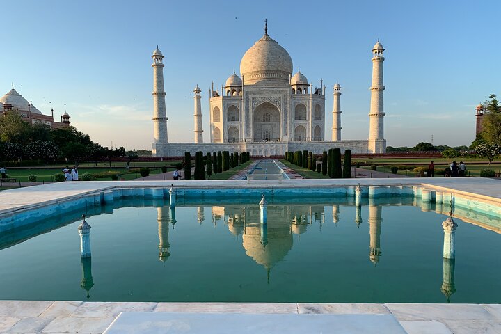 Same Day Taj Mahal Tour by Flight from Mumbai, Pune or Chennai