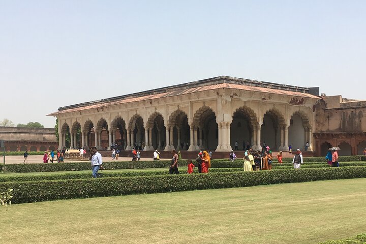Same Day Taj Mahal Tour by Flight from Mumbai, Pune or Chennai