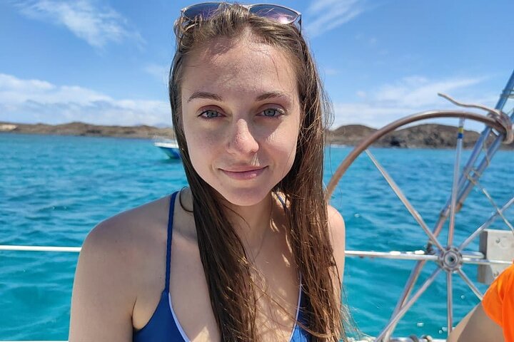 4h - Extended Private Sailing Tour around the Lobos Island