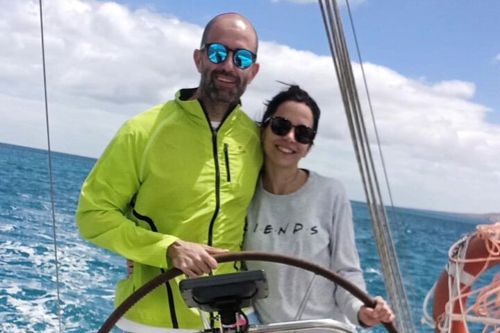 4h - Extended Private Sailing Tour around the Lobos Island