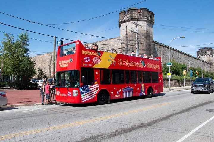 City Sightseeing Philadelphia HOHO Bus Tour + Bookable Extras