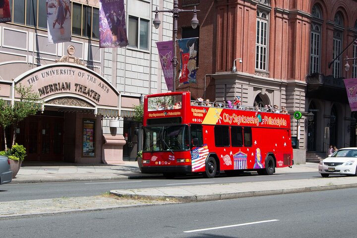 City Sightseeing Philadelphia HOHO Bus Tour + Bookable Extras