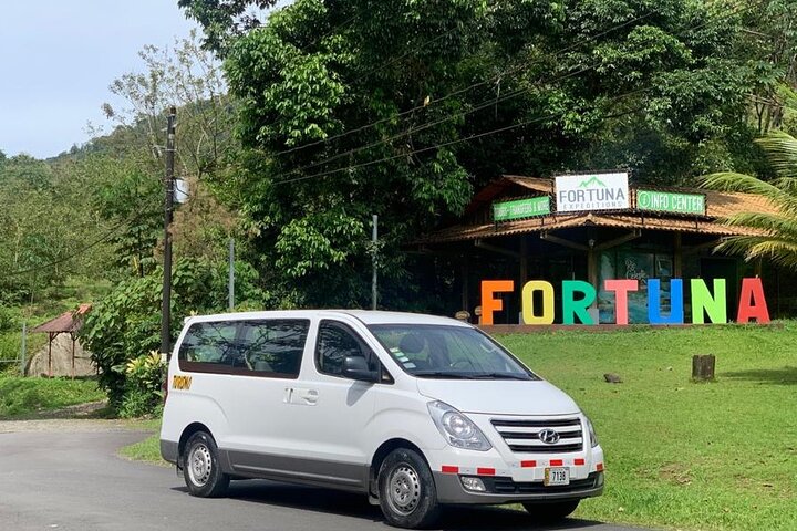 San Jose Airport (SJO) to La Fortuna Arenal Private VIP Transfer