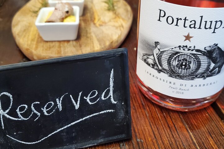 Healdsburg Small-Group Food and Wine Walking Tour