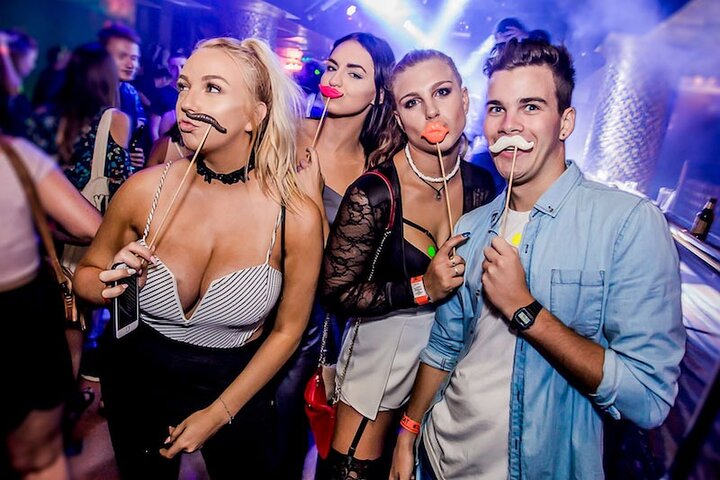 Belgrade Nightlife Bar Pub Club Crawl with Drinks