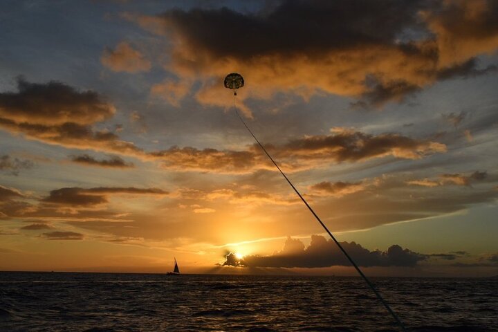 Parasailing Experience in Waikiki, HI