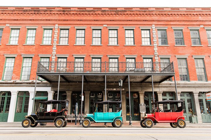 Replica 1908 Model-T Electric Golf Cart Rental