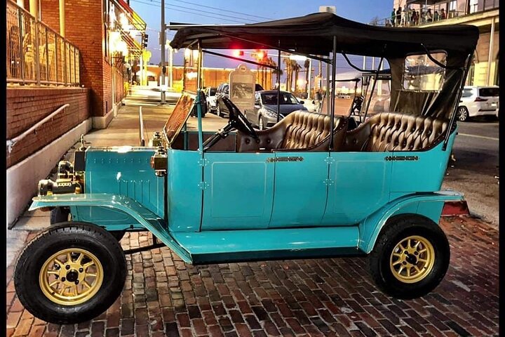 Replica 1908 Model-T Electric Golf Cart Rental