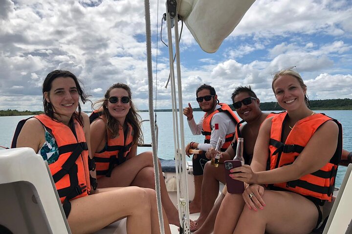Sailing Tour through the Lagoon of the 7 Colors