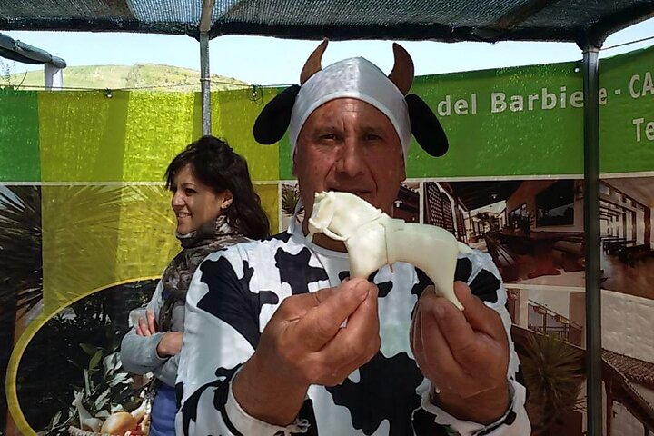Guided tour from Agrigento: Sicilian traditions with a farm