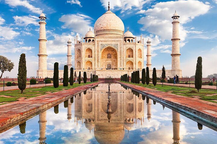 Private One Way Transfer From Ranthambore To Agra In AC Vehicle