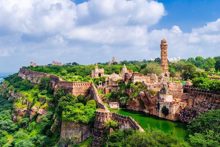 One Way Transfer From Bundi To Udaipur Drop With Chittorgarh Fort