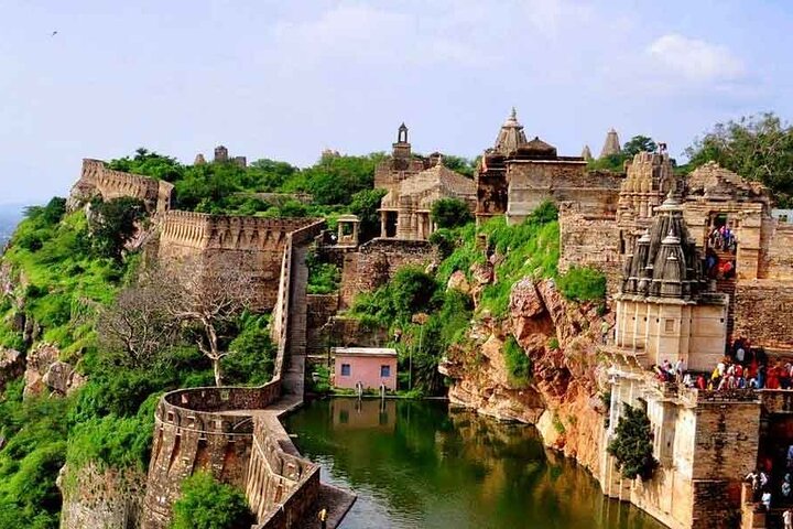 One Way Transfer From Bundi To Udaipur Drop With Chittorgarh Fort