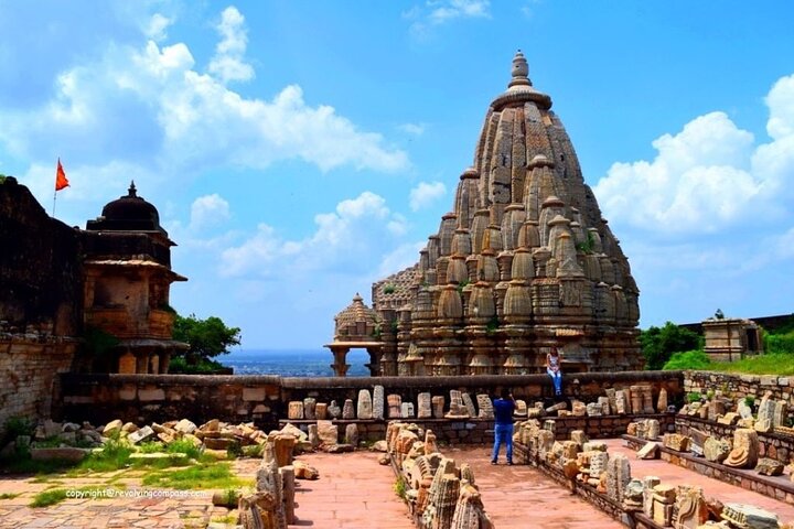 One Way Transfer From Bundi To Udaipur Drop With Chittorgarh Fort
