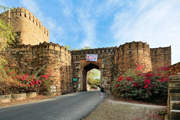 One Way Transfer From Bundi To Udaipur Drop With Chittorgarh Fort