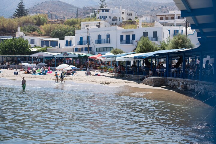 Naxos Highlights Bus Tour with Free Time for Lunch at Apeiranthos
