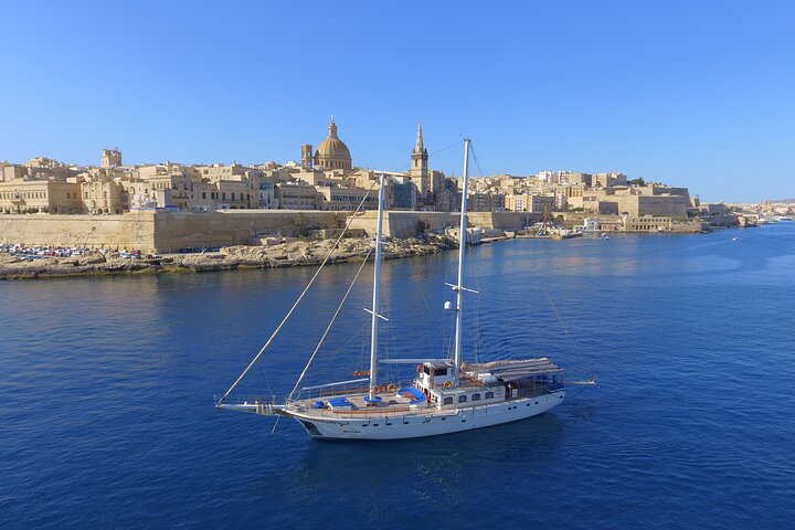 Hera Round Malta & Comino Blue Lagoon