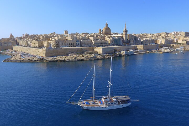 Hera Round Malta & Comino Blue Lagoon