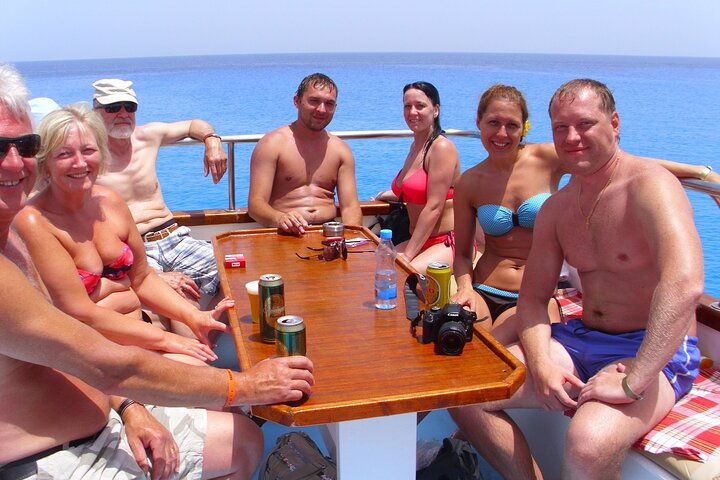 APHRODITE II -LAZY DAY CRUISE-BLUE LAGOON,TURTLE COVE, with LUNCH