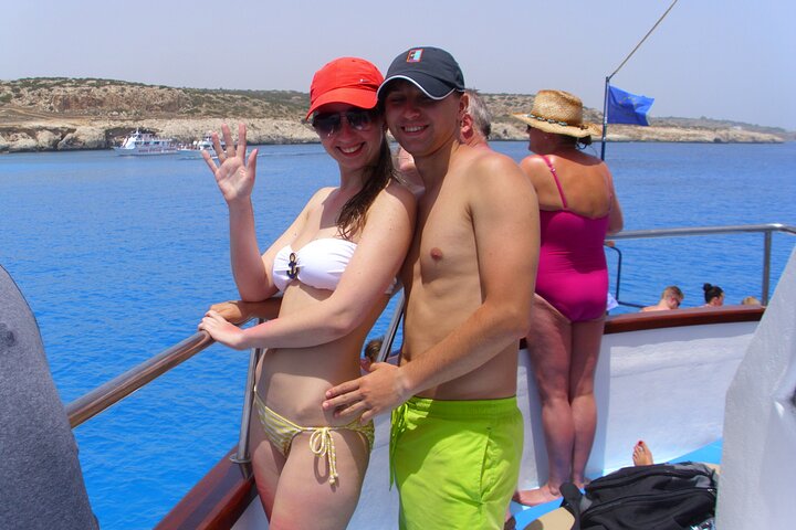 APHRODITE II -LAZY DAY CRUISE-BLUE LAGOON,TURTLE COVE, with LUNCH