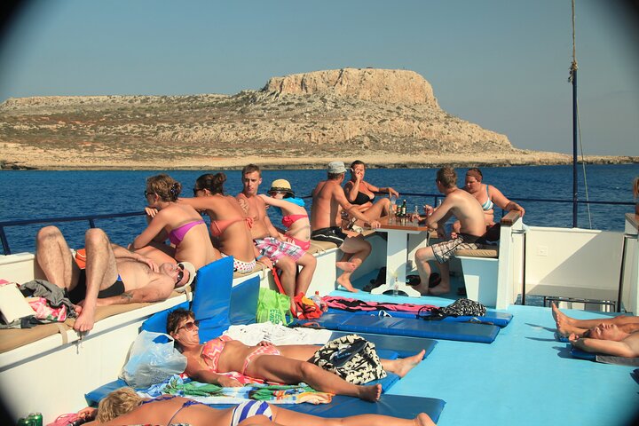 APHRODITE II -LAZY DAY CRUISE-BLUE LAGOON,TURTLE COVE, with LUNCH