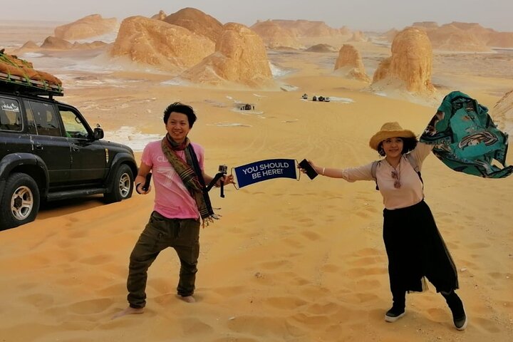 2-Day Bahariya Oasis White and Black Overnight Camping Jeep Tour