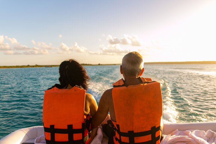 Bacalar 101- Private Tour of the Lagoon of the 7 Colors
