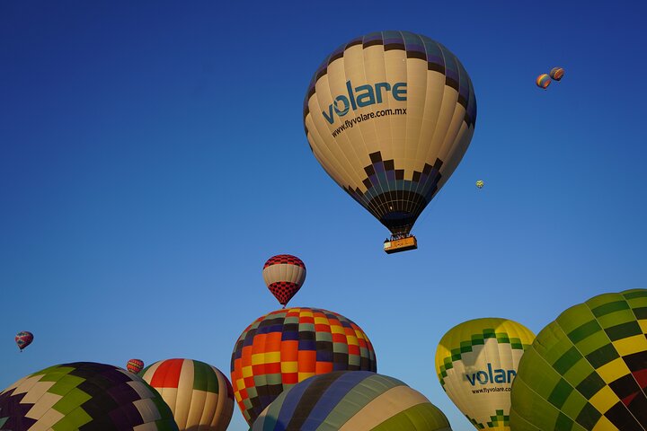 Teotihuacan Hot Air Balloon Flight from Mexico City / Volare