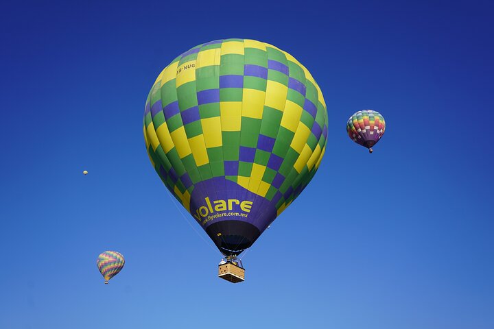 Teotihuacan Hot Air Balloon Flight from Mexico City / Volare