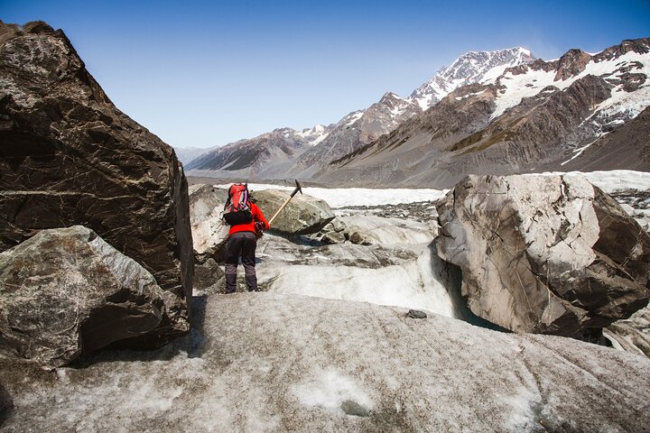 Mount Cook: 3-Hour Tasman Glacier Heli-Hike
