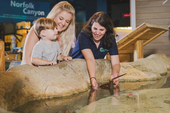 Norfolk's Combo Tickets - Virginia Zoo & Battleship Wisconsin