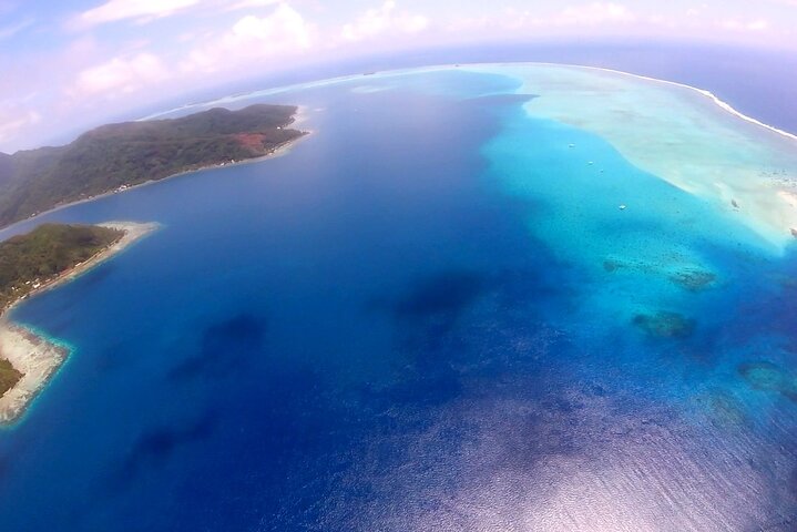 Private flight, in a light plane over the Polynesian motus from Raiatea