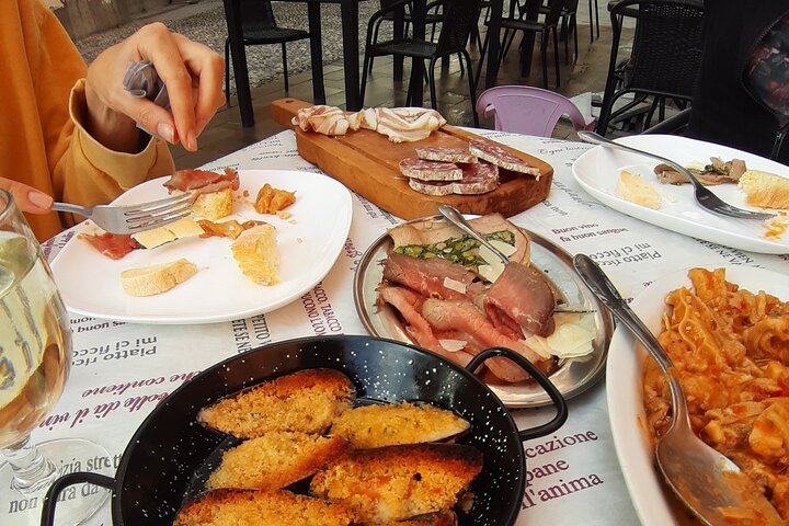 Small Group E-bike Tour in the Ligurian Riviera with Lunch