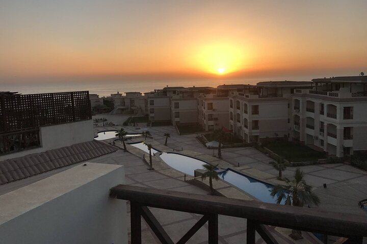 Top Day Tour To Red Sea El Ain Sokhna From Cairo
