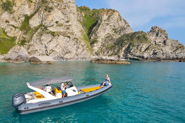 Tropea & Capo Vaticano Boat Tour with Snorkeling. Up to 12 Guests