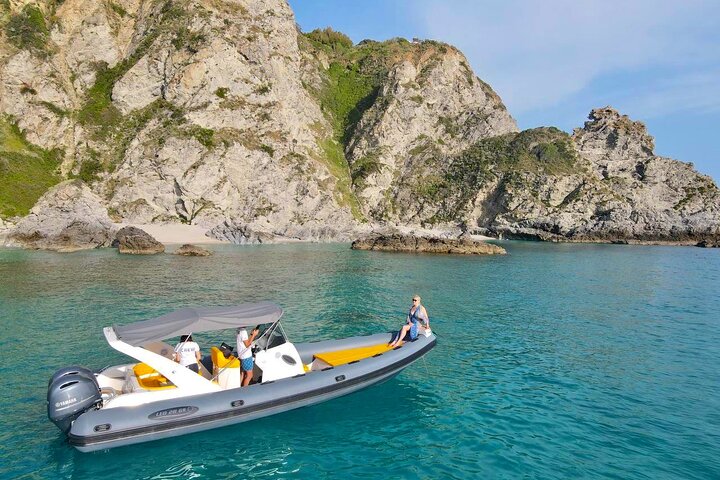 Tropea to Capo Vaticano, the Best Boat Tour. Max 8-12 Passengers