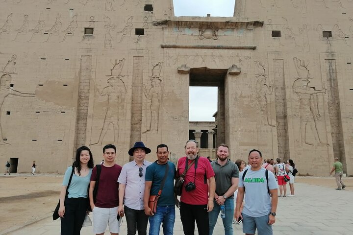 4-Day Nile Cruise sails Aswan to Luxor&Abu Simbel.Hot air Balloon