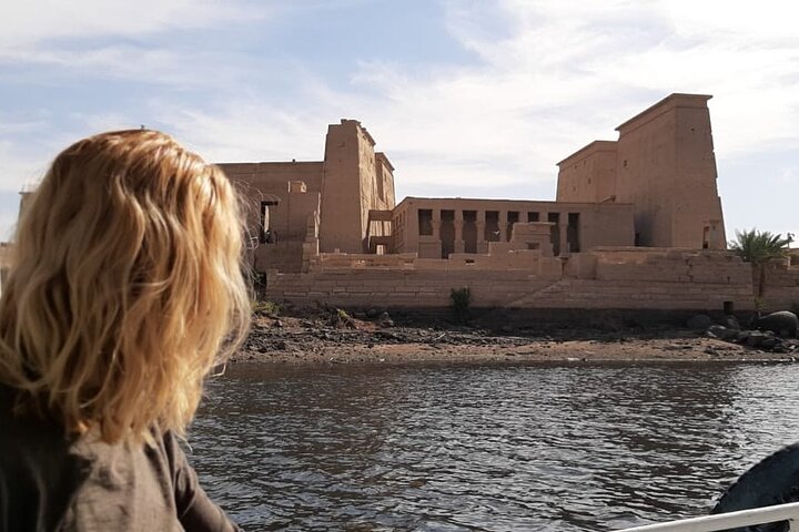 4-Day Nile Cruise sails Aswan to Luxor&Abu Simbel.Hot air Balloon