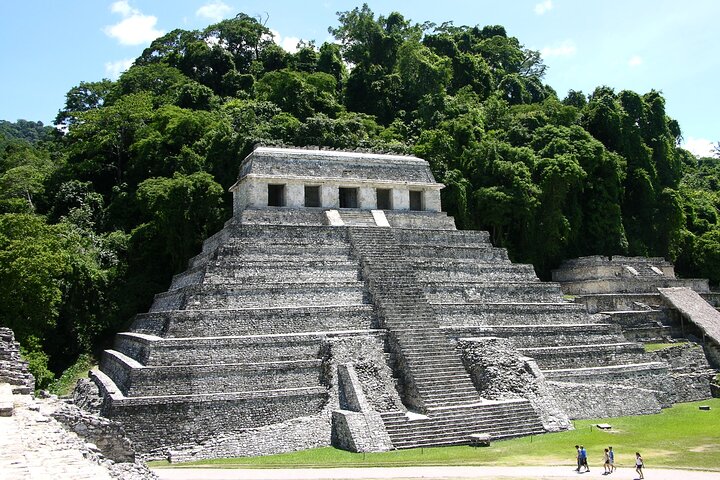 Palenque Archaeological site from Villahermosa City or airport