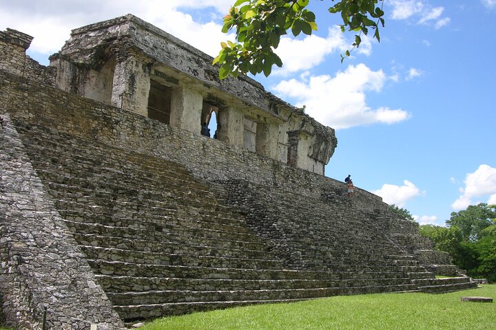 Palenque Archaeological site from Villahermosa City or airport