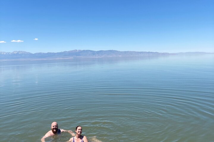 2 Hour Salt Lake Boat Tour with Swimming on the Lake